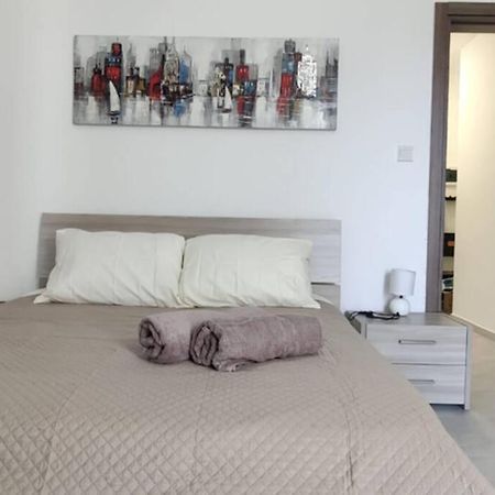Brand New 3 Bedroom Apartment Close To The Sea Gzira Exterior foto