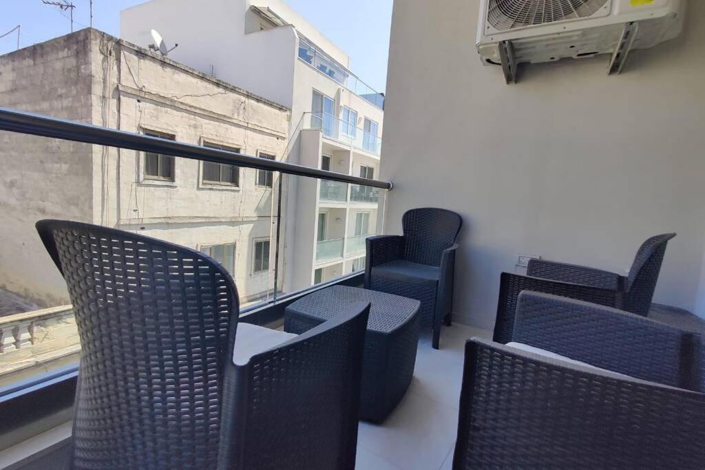 Brand New 3 Bedroom Apartment Close To The Sea Gzira Exterior foto