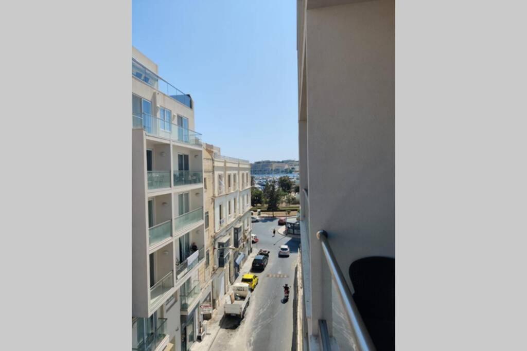 Brand New 3 Bedroom Apartment Close To The Sea Gzira Exterior foto