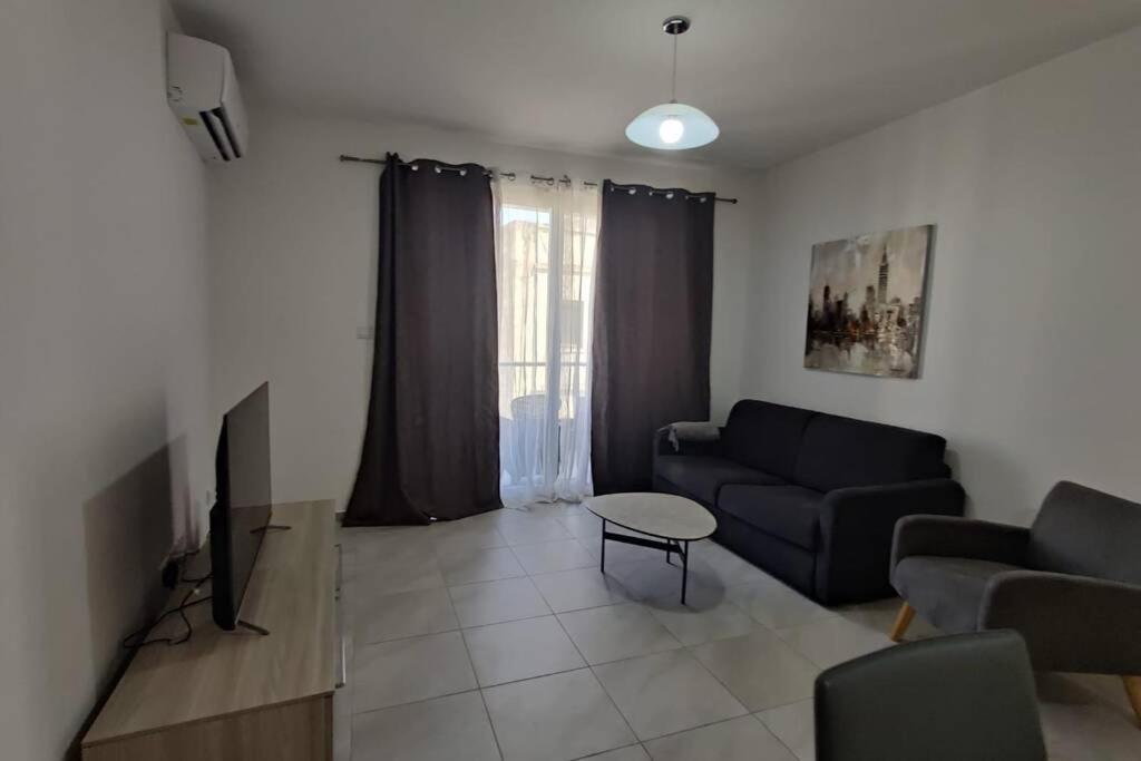 Brand New 3 Bedroom Apartment Close To The Sea Gzira Exterior foto